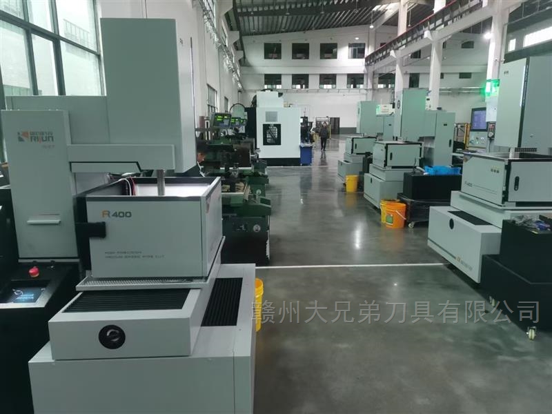 食品安全严格把关：包装机设备刀具材料如何选