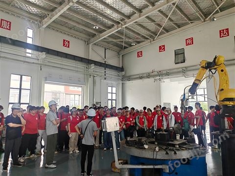 西安交通大學(xué)師生走進(jìn)國(guó)盛激光參觀交流