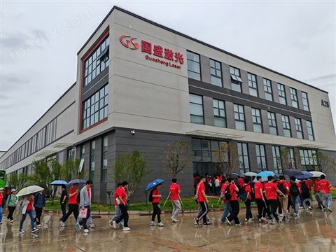 西安交通大學(xué)師生走進(jìn)國(guó)盛激光參觀交流